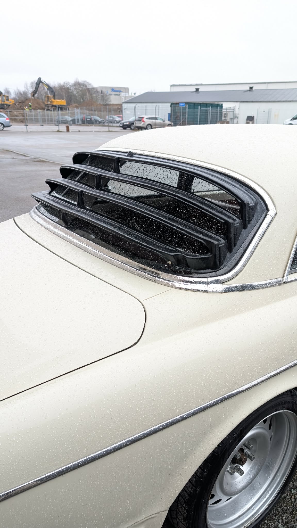 Race3D Jalusi Volvo Amazon for Volvo Amazon — alternate angle view