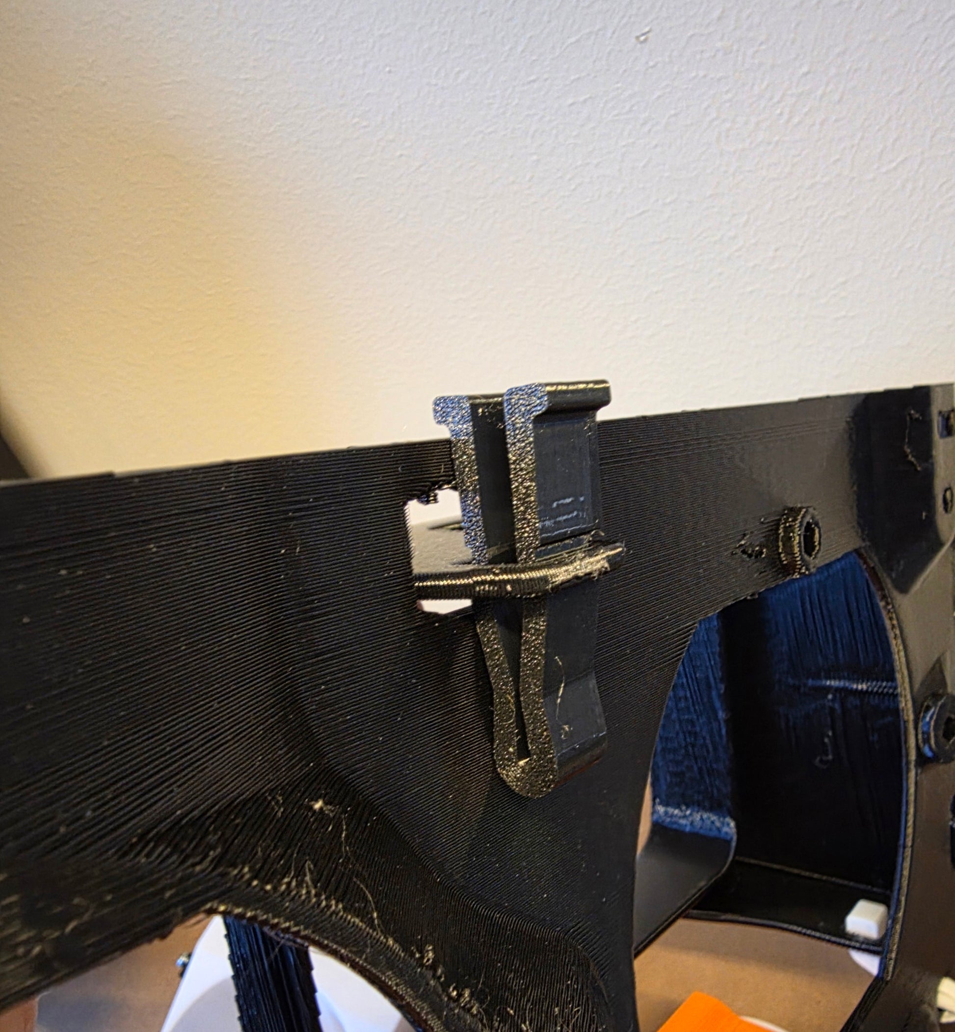 Race3D Volvo 740 USA Fäste Övre for Volvo 740 — close-up detail view
