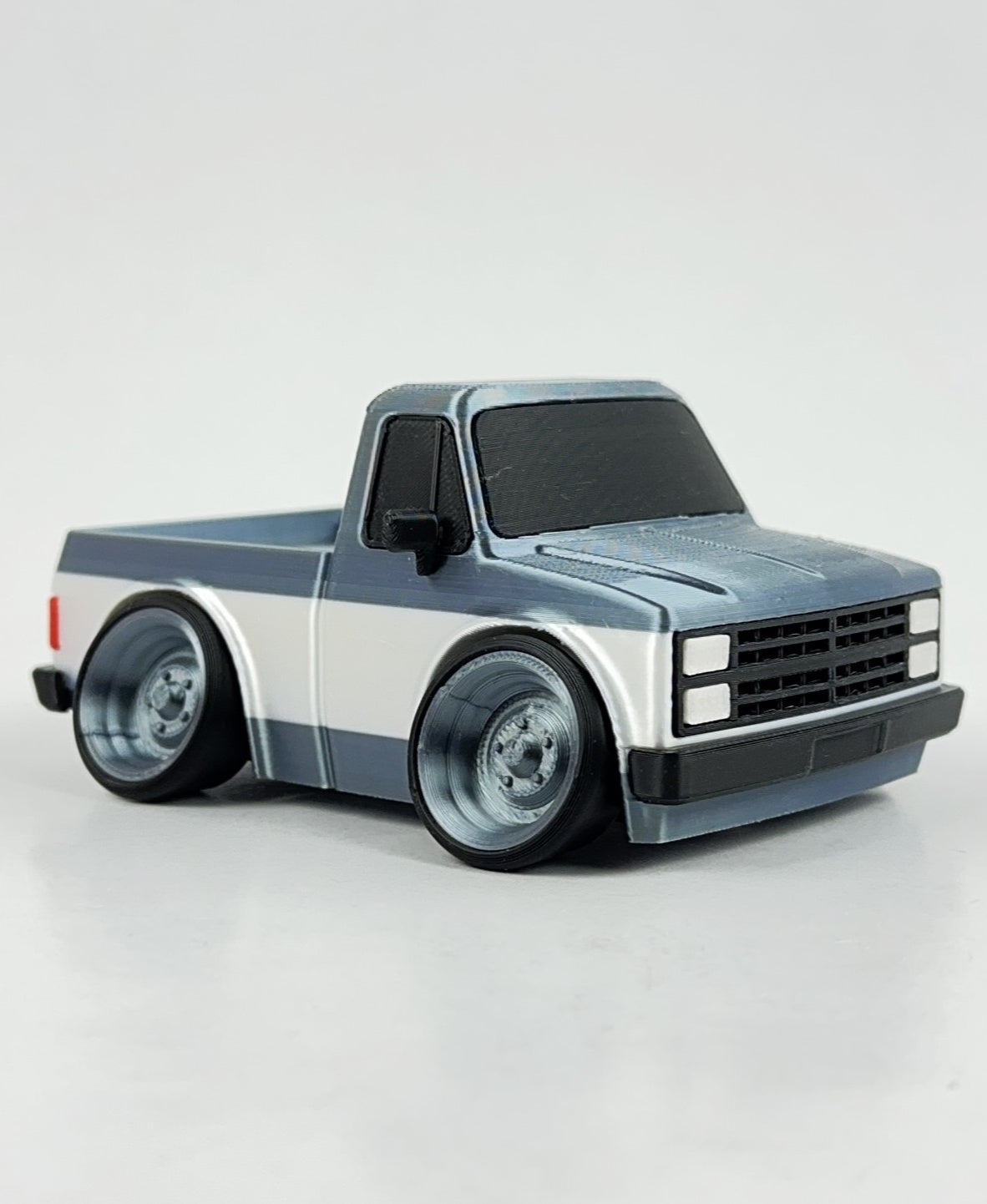 Tuned C10 pickup truck - Bild 1