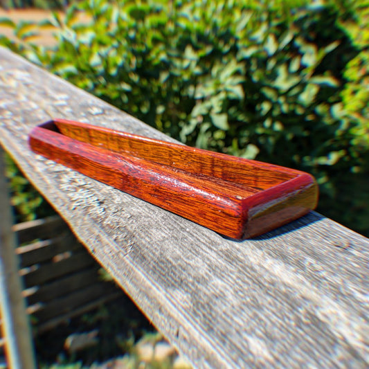 Race3D Handgjort pennfack i trä - Värsting for Volvo 740 — close-up detail view