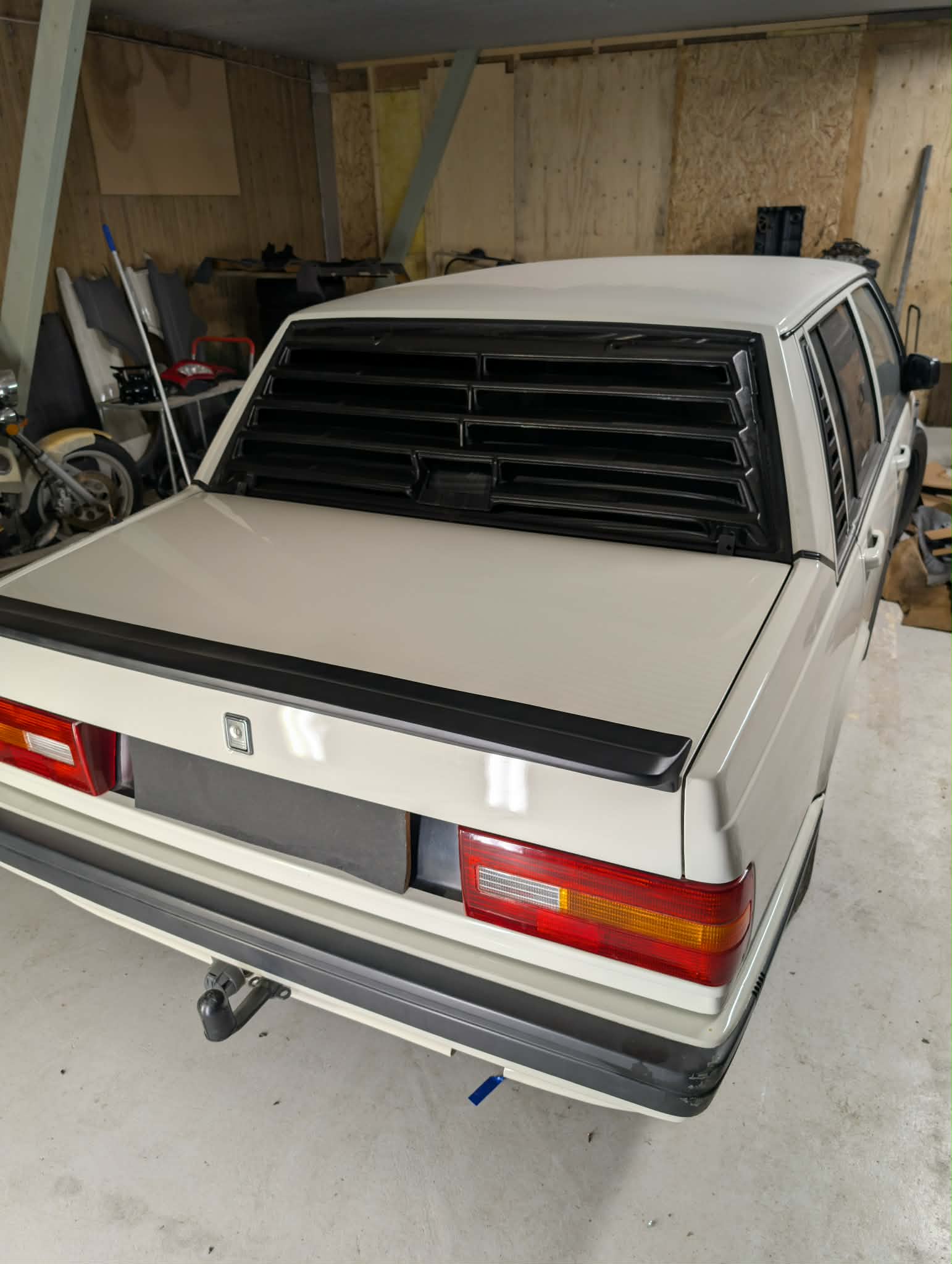 Race3D Ankvinge till Volvo 740 – Korrekt originalkopia for Volvo 740 — close-up detail view