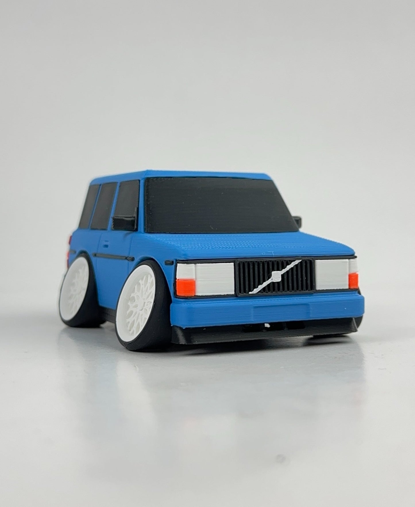 Tuned 240 Station Wagon - SweStudio Tuned miniatyrmodell