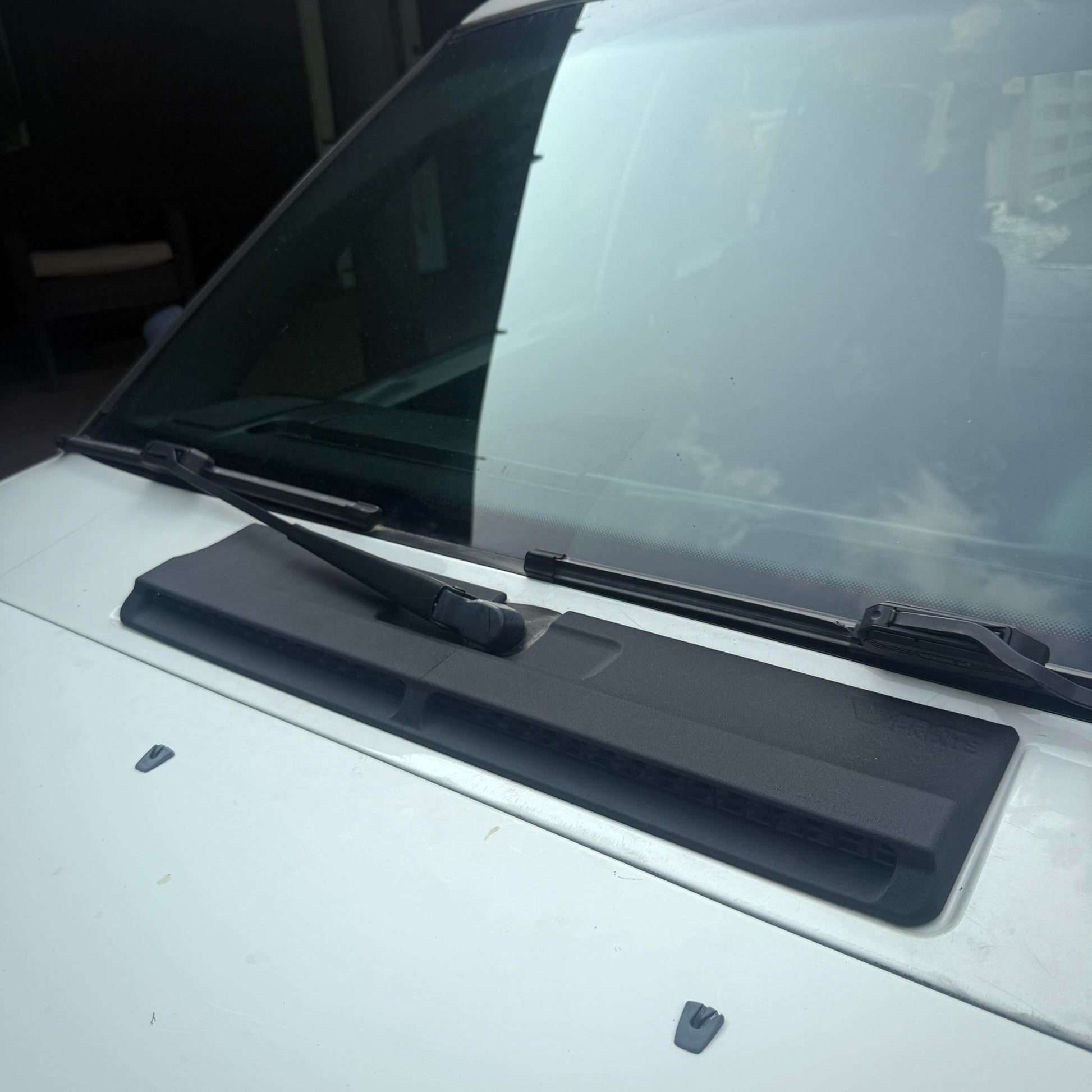 Race3D Volvo 740 940 snowcap for Volvo 740 — close-up detail view