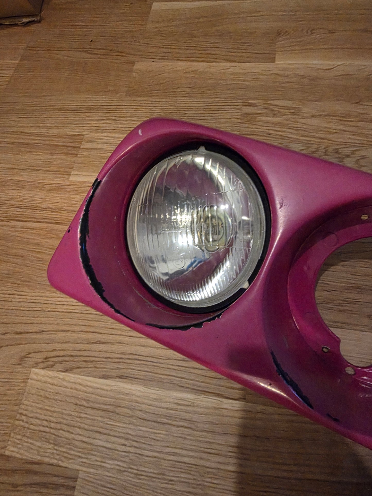 Race3D Opel Manta Strålkastare for Opel Manta — close-up detail view